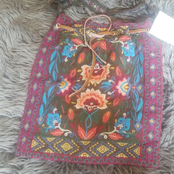 Johnny was IZAMAL DRAWSTRING TOTE - Picture 4 of 8